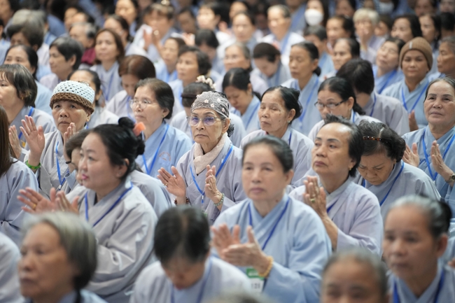 Pháp thoại “Suy nghĩ về tín ngưỡng và từ thiện” – Đại đức Thích Tâm Luân | Khóa tu Phật thất 107.