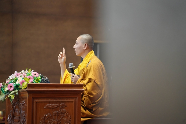 Pháp thoại “Suy nghĩ về tín ngưỡng và từ thiện” – Đại đức Thích Tâm Luân | Khóa tu Phật thất 107.