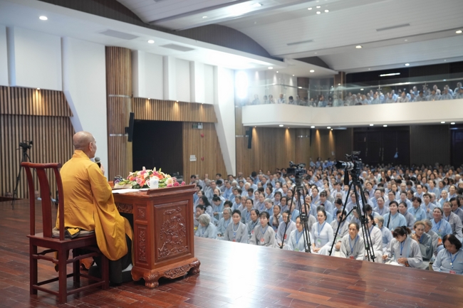 Pháp thoại Niệm Phật bền lâu không gián đoạn - TT. Thích Pháp Đăng | Khoá tu Phật thất 107.