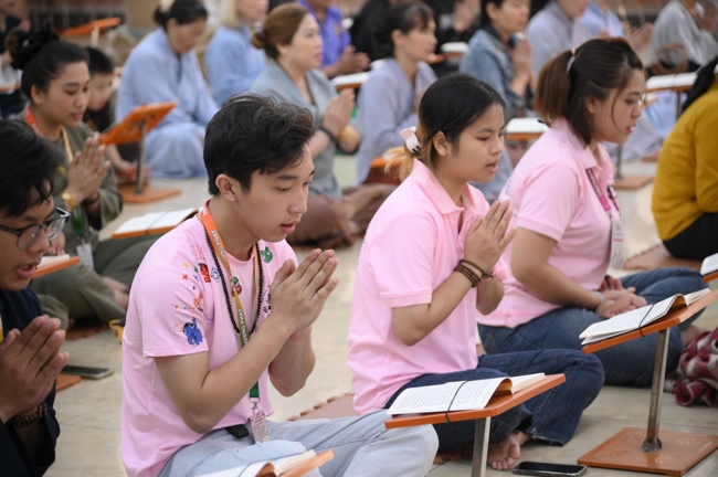 Phóng sinh tại bến phà Bình Mỹ