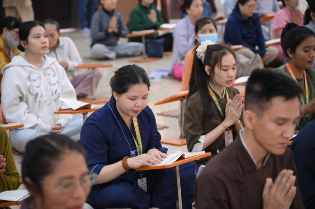 Phóng sinh tại bến phà Bình Mỹ