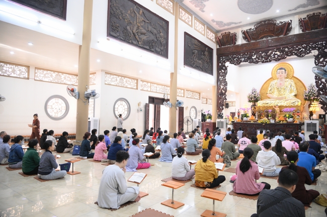 Phóng sinh tại bến phà Bình Mỹ