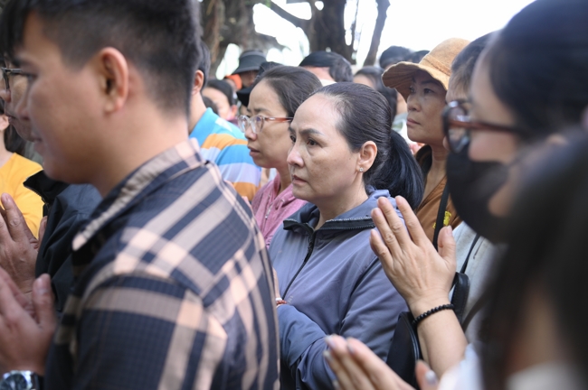 Phóng sinh tại bến phà Bình Mỹ