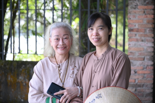 Phóng sinh tại bến phà Bình Mỹ