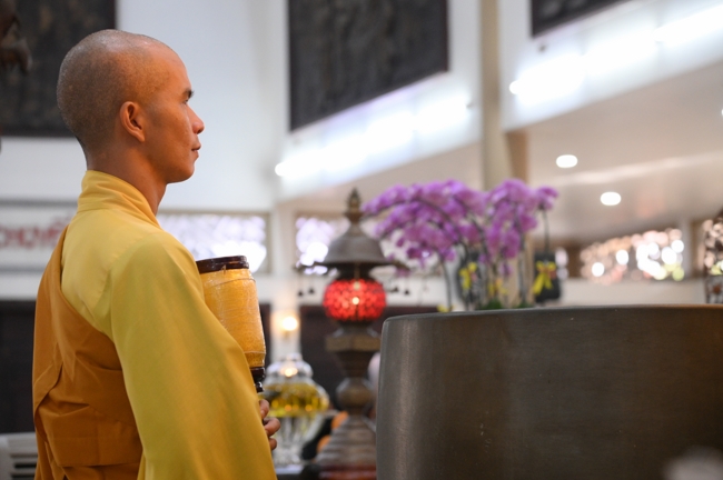 Phóng sinh tại bến phà Bình Mỹ