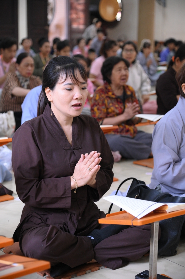 Phóng sinh tại bến phà Bình Mỹ