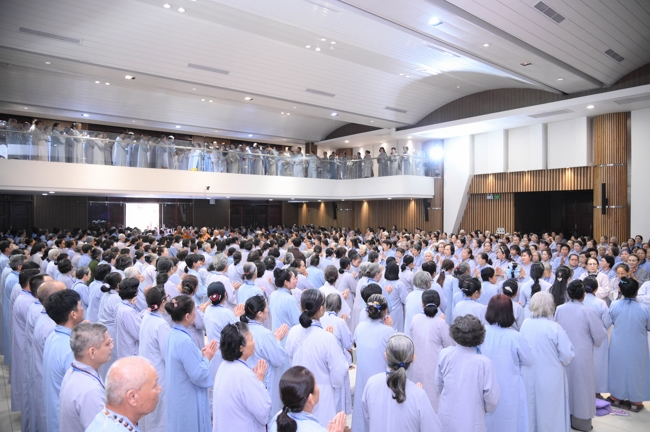 Dharma talk Secular people, dharma practitioners - Most Thích Giác Đăng in the 107th Seven-day Retreat