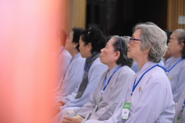 Dharma talk Secular people, dharma practitioners - Most Thích Giác Đăng in the 107th Seven-day Retreat