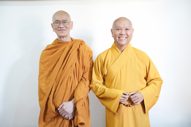 Dharma talk Secular people, dharma practitioners - Most Thích Giác Đăng in the 107th Seven-day Retreat