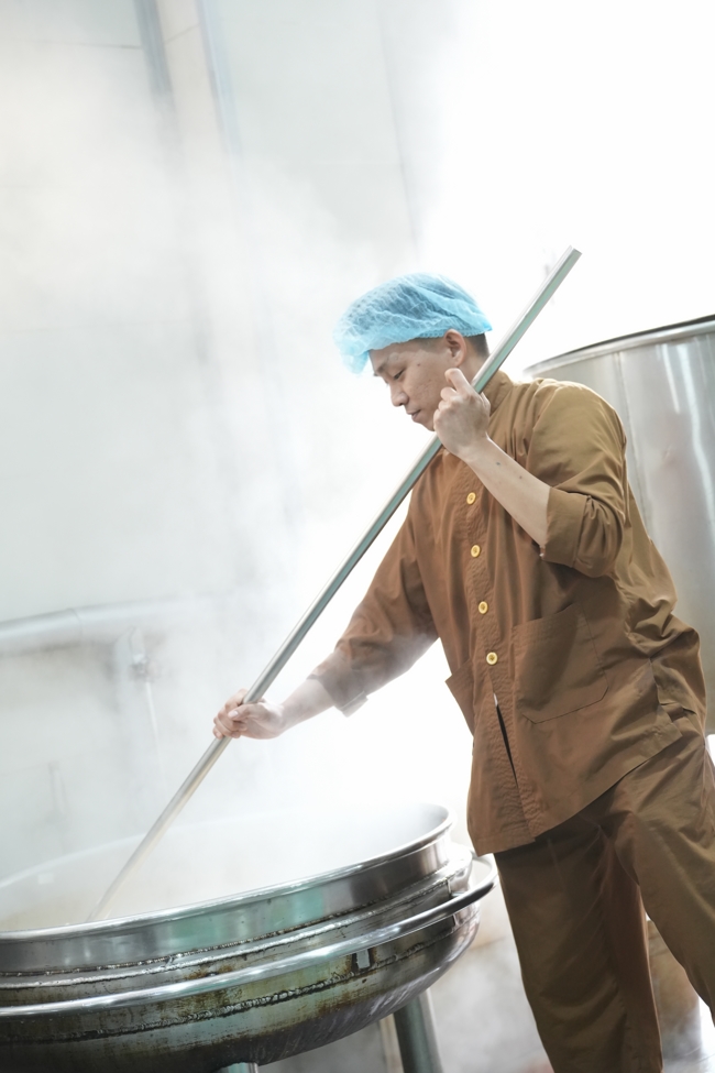 Dharma talk Secular people, dharma practitioners - Most Thích Giác Đăng in the 107th Seven-day Retreat