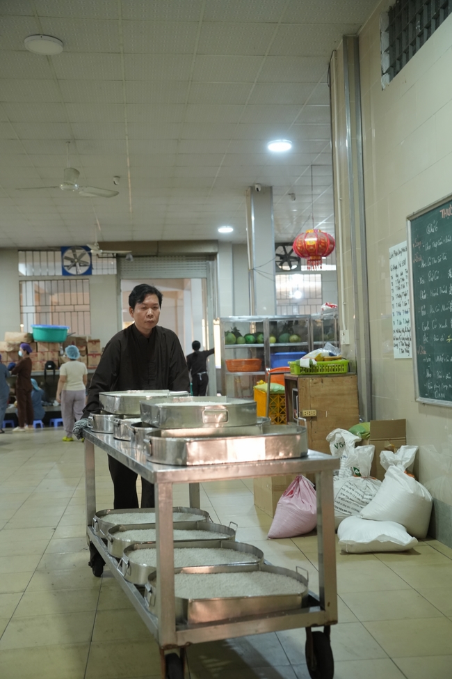 Dharma talk Secular people, dharma practitioners - Most Thích Giác Đăng in the 107th Seven-day Retreat