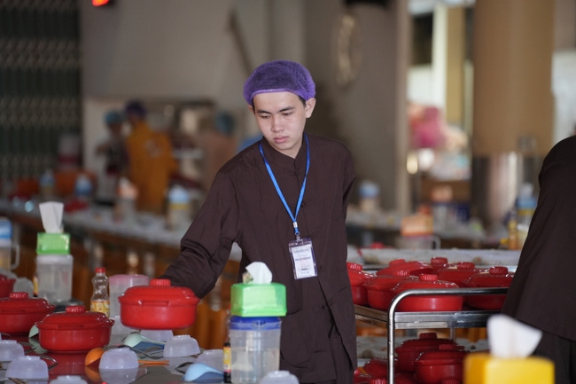 Dharma talk Secular people, dharma practitioners - Most Thích Giác Đăng in the 107th Seven-day Retreat