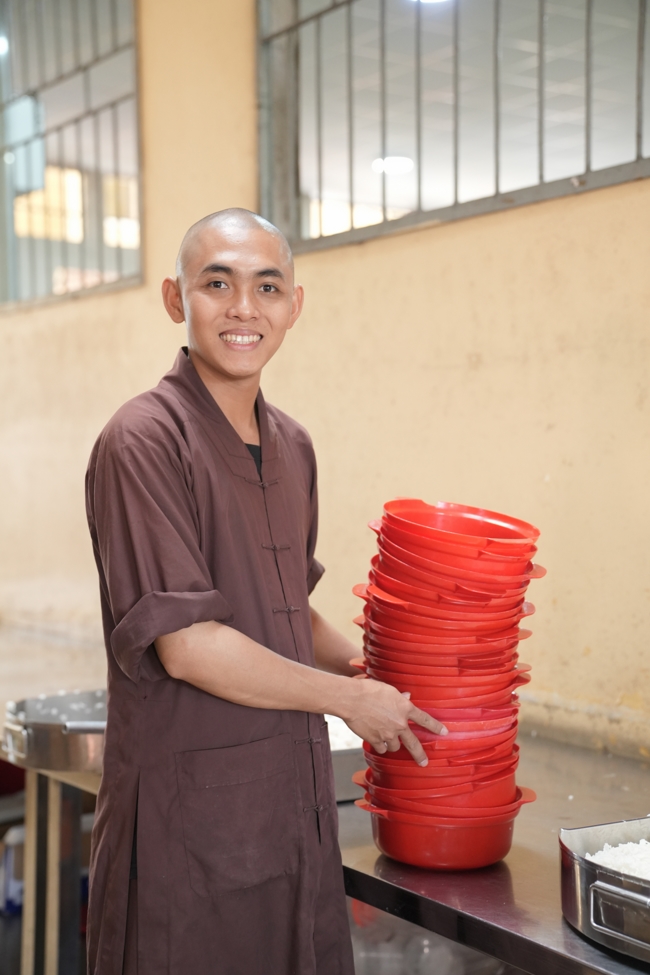 Dharma talk Secular people, dharma practitioners - Most Thích Giác Đăng in the 107th Seven-day Retreat