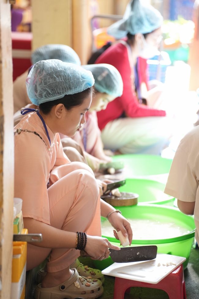 Dharma talk Secular people, dharma practitioners - Most Thích Giác Đăng in the 107th Seven-day Retreat