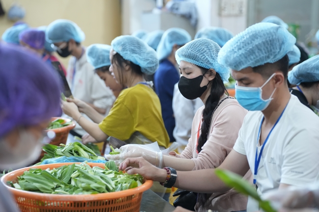 Dharma talk Secular people, dharma practitioners - Most Thích Giác Đăng in the 107th Seven-day Retreat