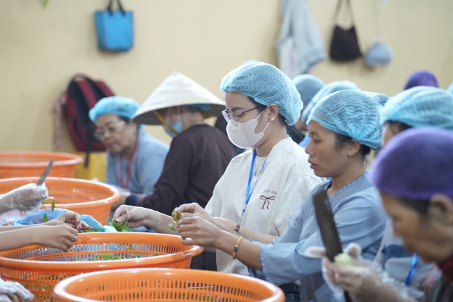 Dharma talk Secular people, dharma practitioners - Most Thích Giác Đăng in the 107th Seven-day Retreat
