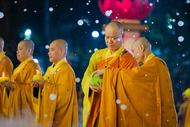 Toả sáng đêm Di Đà năm 2025