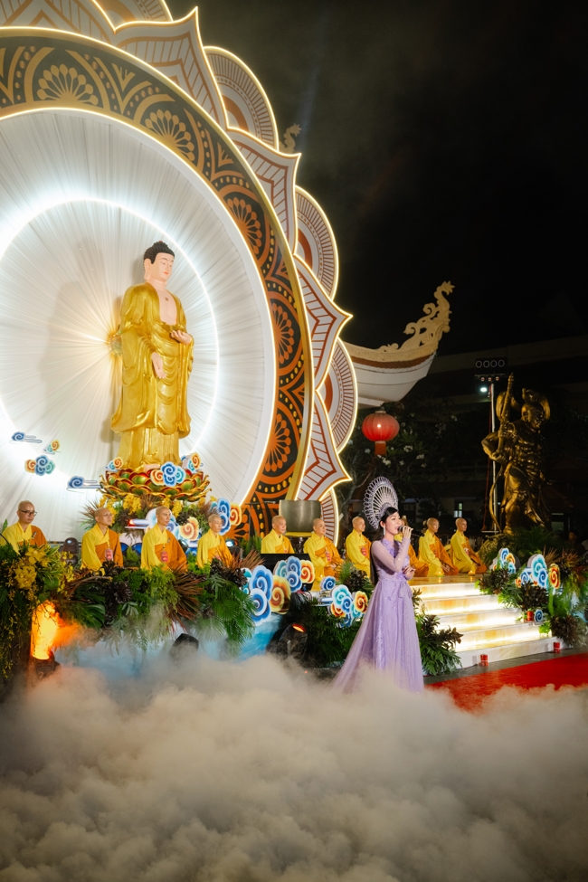 Toả sáng đêm Di Đà năm 2025