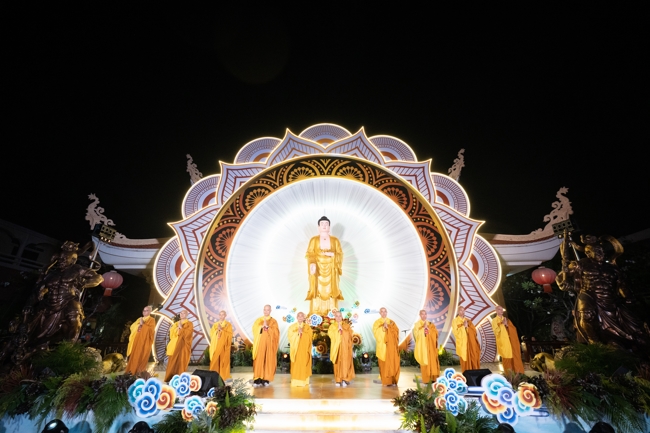 Toả sáng đêm Di Đà năm 2025