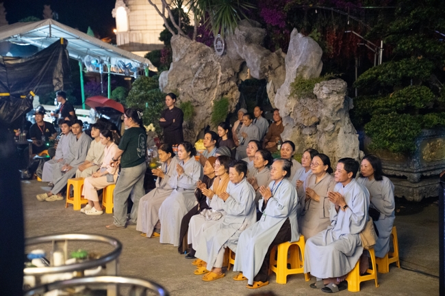 Toả sáng đêm Di Đà năm 2025