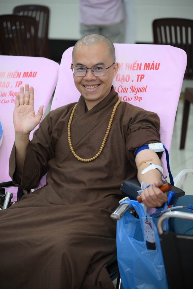 Hiến máu nhân đạo