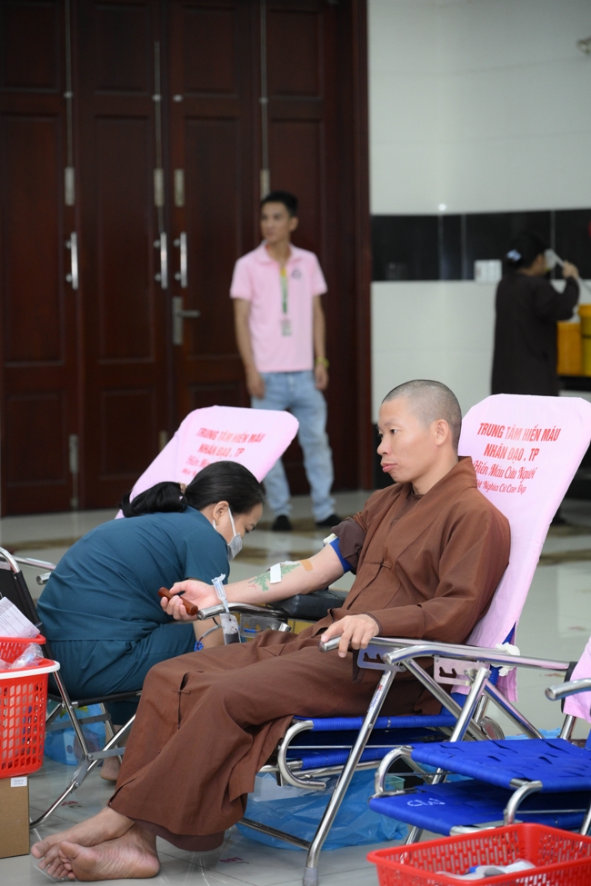 Hiến máu nhân đạo