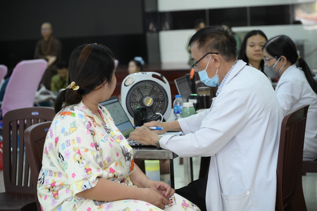 Hiến máu nhân đạo