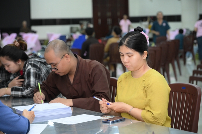 Hiến máu nhân đạo