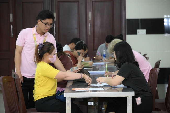 Hiến máu nhân đạo