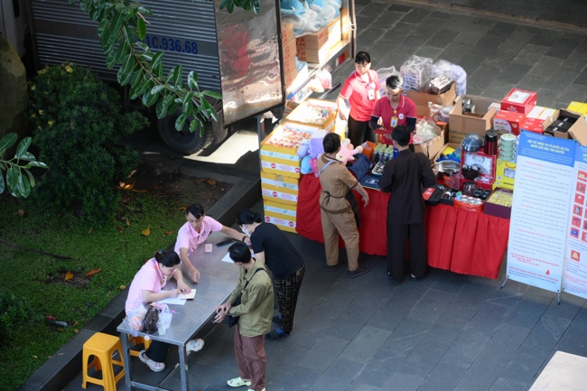 Hiến máu nhân đạo