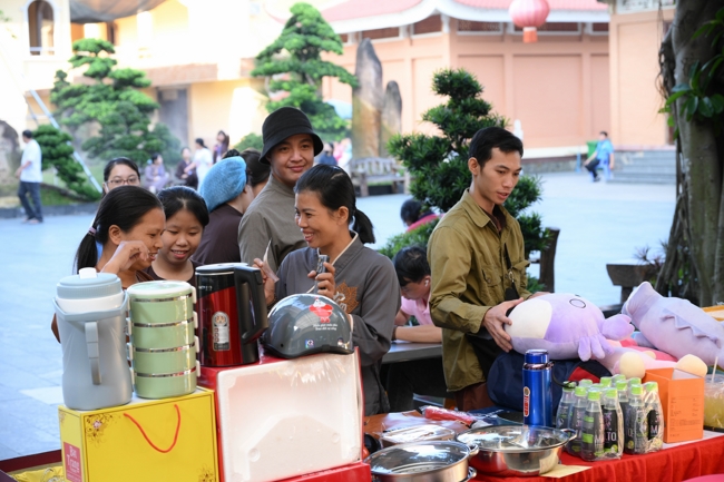 Hiến máu nhân đạo