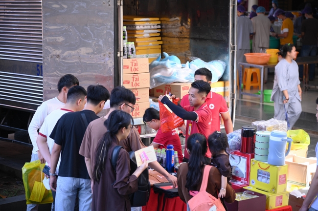 Hiến máu nhân đạo