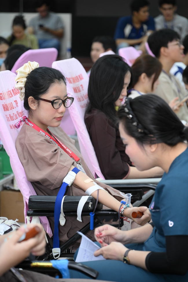 Hiến máu nhân đạo