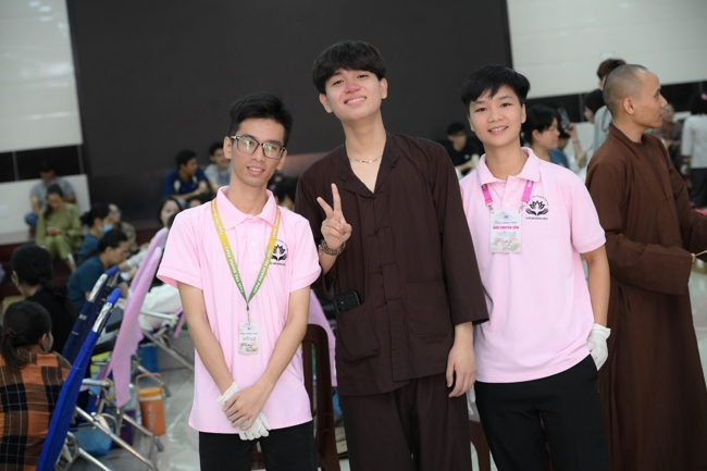 Hiến máu nhân đạo