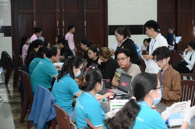 Hiến máu nhân đạo