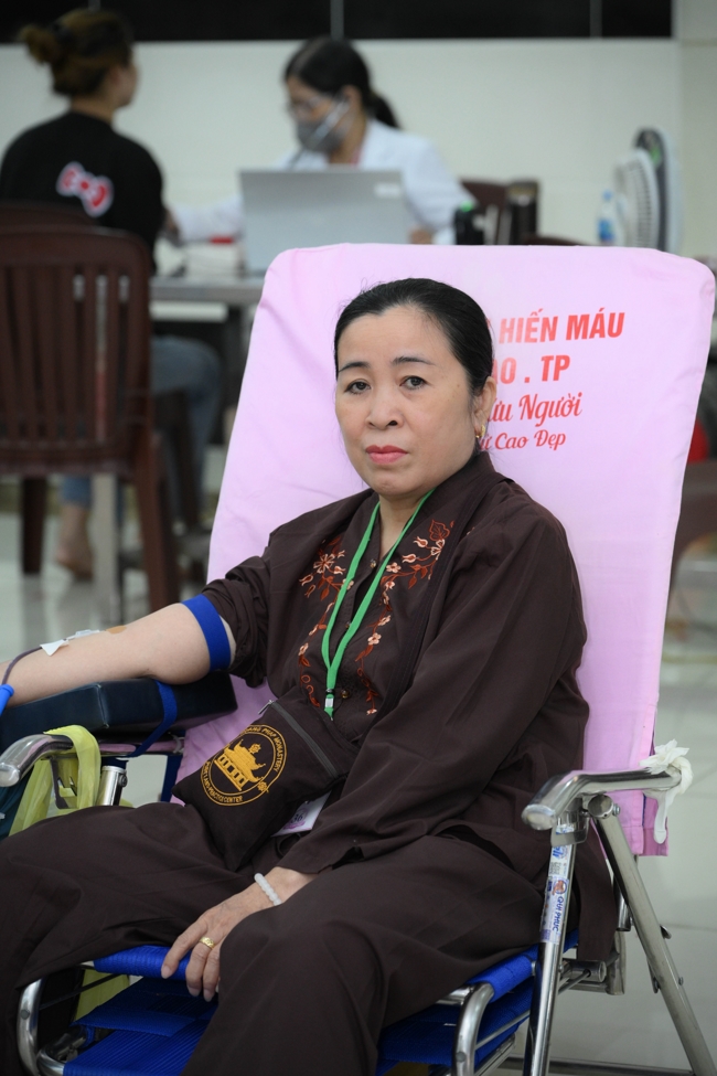 Hiến máu nhân đạo