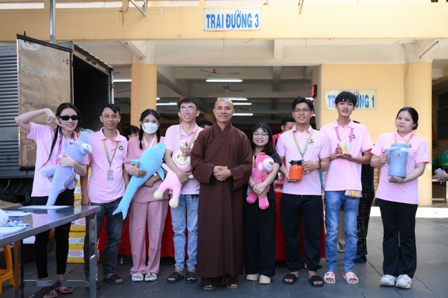 Hiến máu nhân đạo