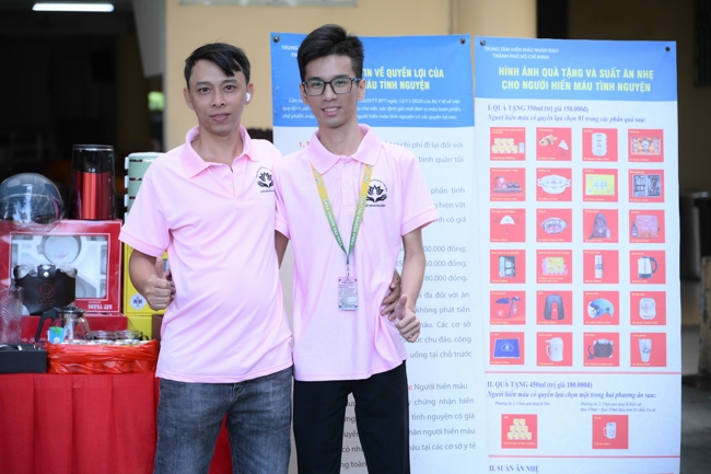 Hiến máu nhân đạo