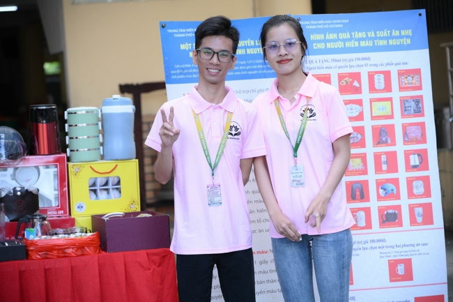 Hiến máu nhân đạo