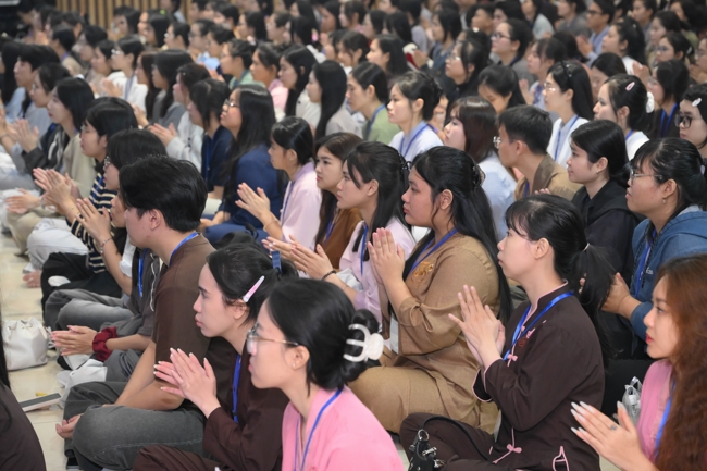 Ngày tu “Sinh viên hướng về Phật pháp”