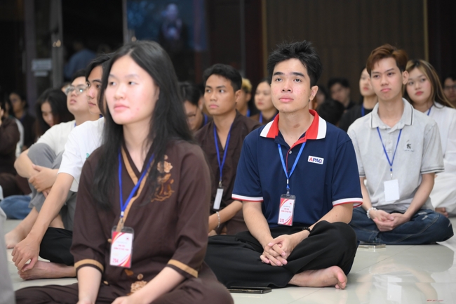 Ngày tu “Sinh viên hướng về Phật pháp”