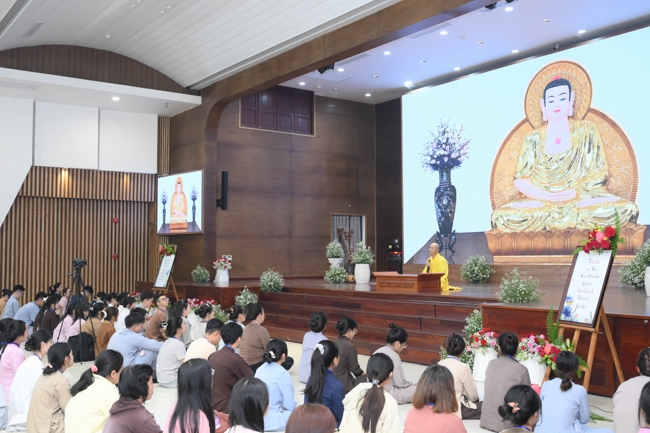 Ngày tu “Sinh viên hướng về Phật pháp”