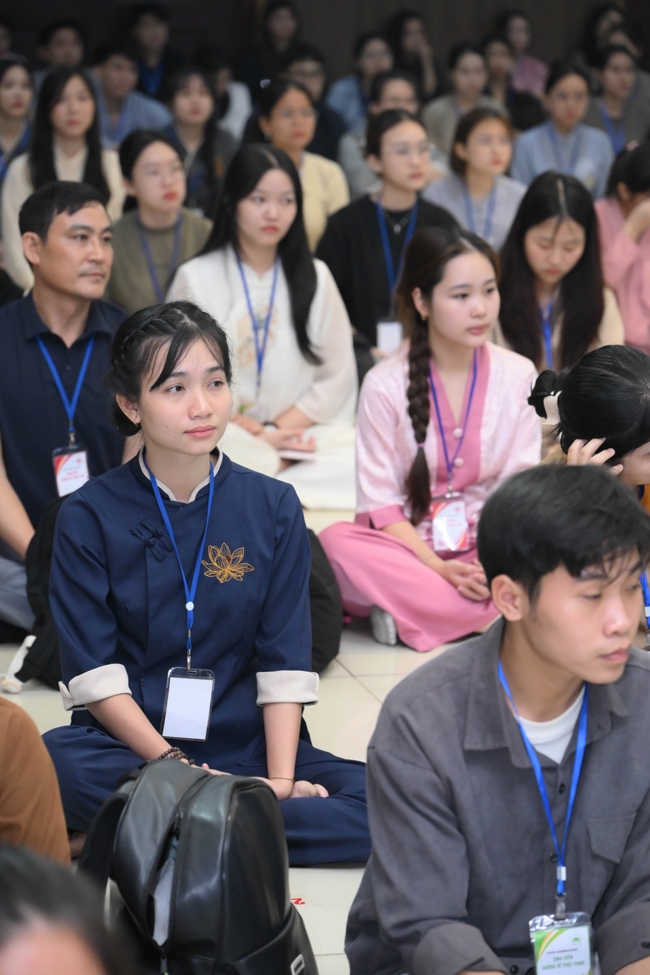 Ngày tu “Sinh viên hướng về Phật pháp”