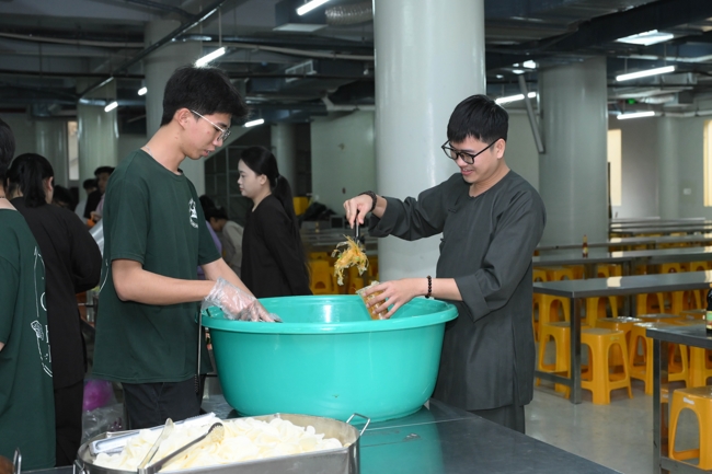 Ngày tu “Sinh viên hướng về Phật pháp”