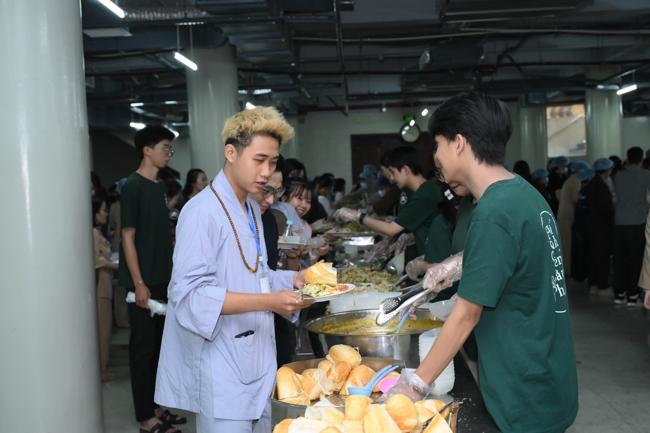 Ngày tu “Sinh viên hướng về Phật pháp”