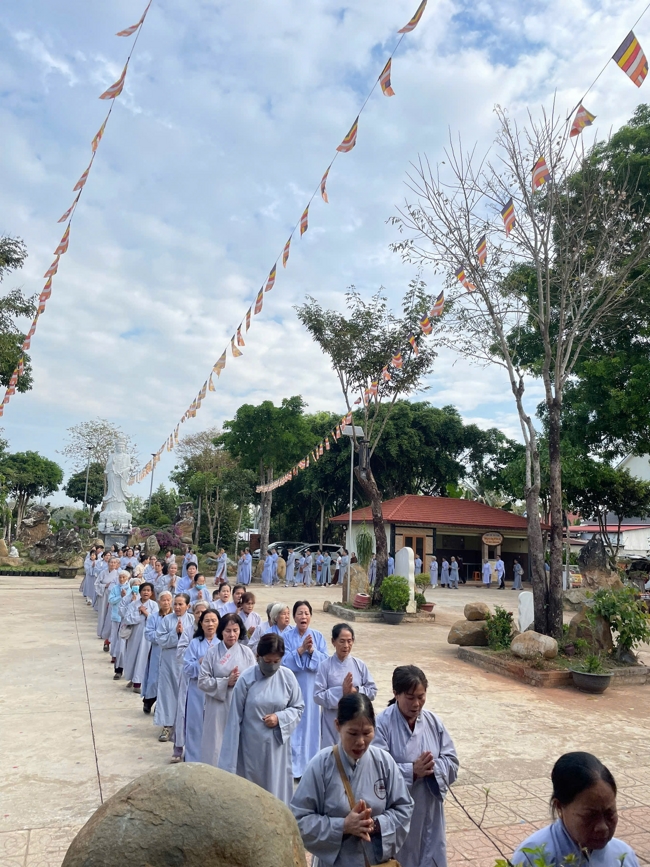 Chùa Suối Pháp – Tây Ninh: Khóa tu một ngày an lạc