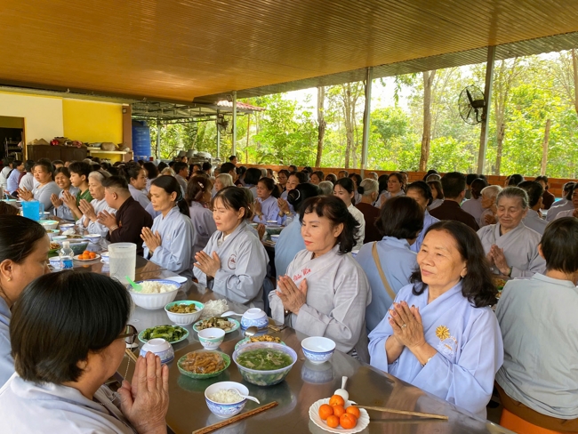 Chùa Suối Pháp – Tây Ninh: Khóa tu một ngày an lạc