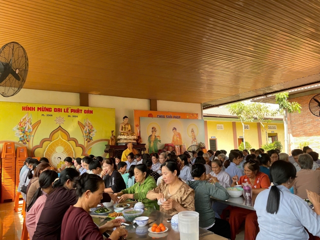 Chùa Suối Pháp – Tây Ninh: Khóa tu một ngày an lạc