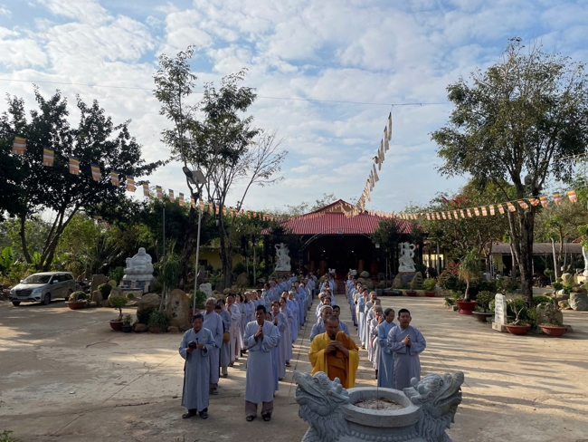 Chùa Suối Pháp – Tây Ninh: Khóa tu một ngày an lạc
