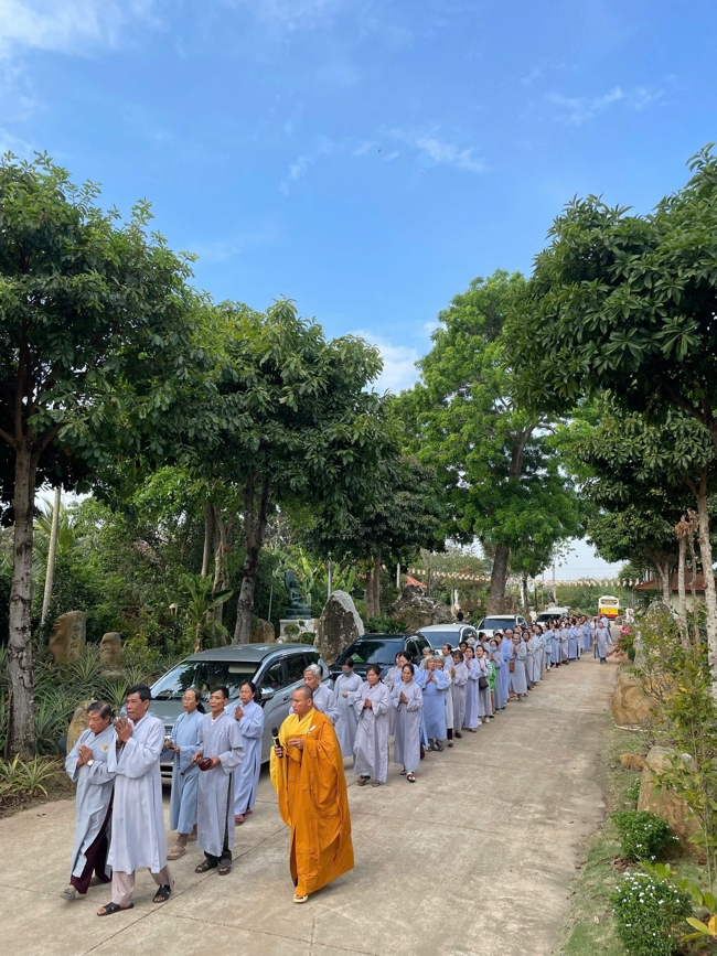 Chùa Suối Pháp – Tây Ninh: Khóa tu một ngày an lạc